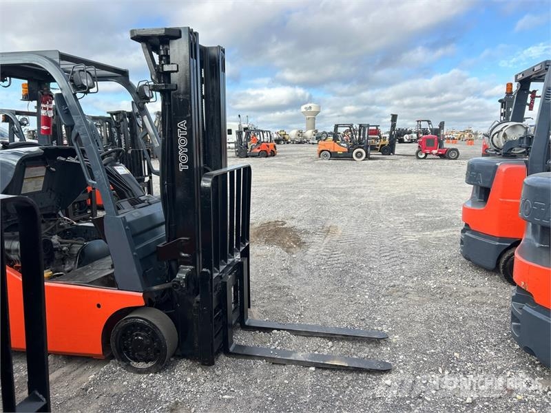 Toyota 8FGCU15 2500 lb Cushion Tire Forklift Інше