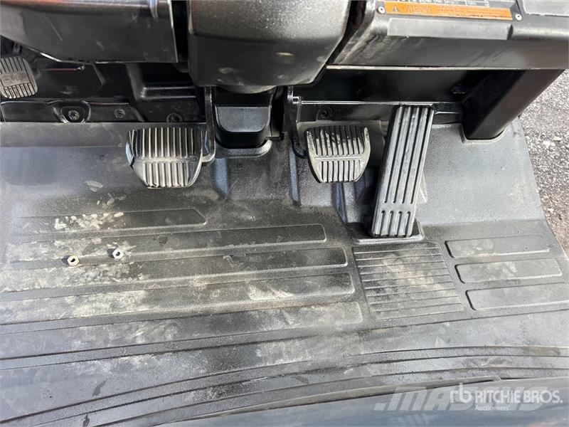 Toyota 8FGCU15 2500 lb Cushion Tire Forklift Інше