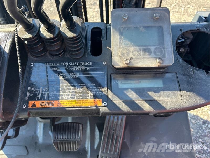 Toyota 8FGCU15 2500 lb Cushion Tire Forklift شاحنات ذات رافعات شوكية - أخرى