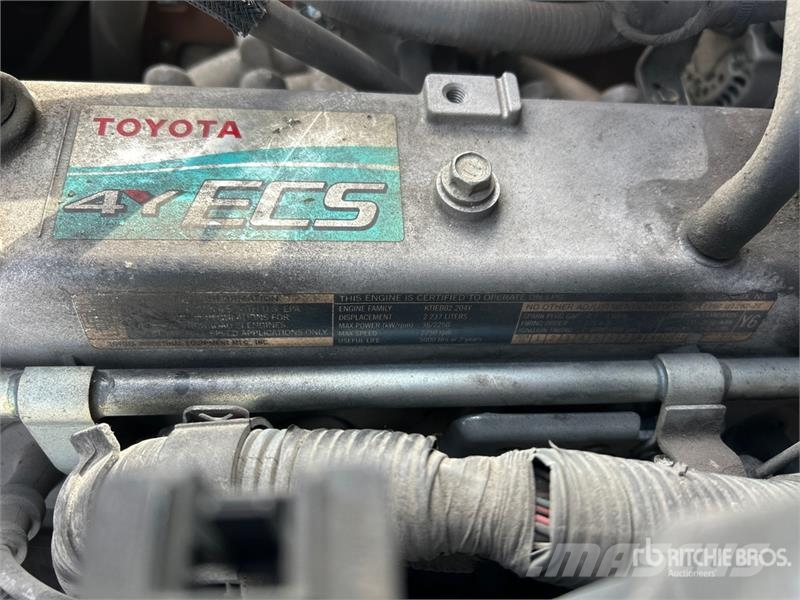 Toyota 8FGCU15 2500 lb Cushion Tire Forklift Інше