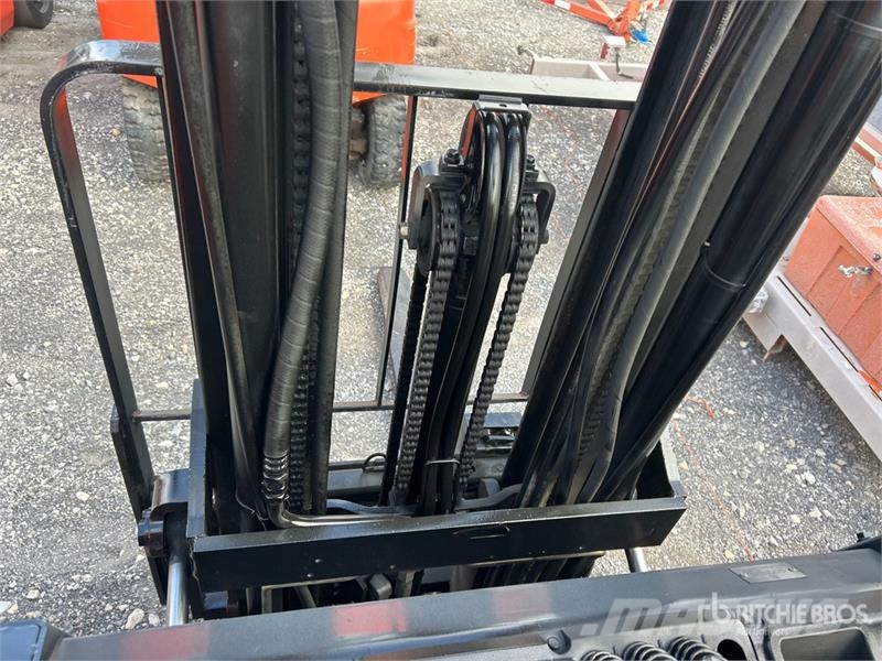 Toyota 8FGCU15 2500 lb Cushion Tire Forklift Інше