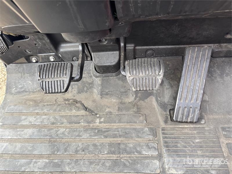 Toyota 8FGCU15 2500 lb Pneumatic Tire Forklift フォークリフト - その他