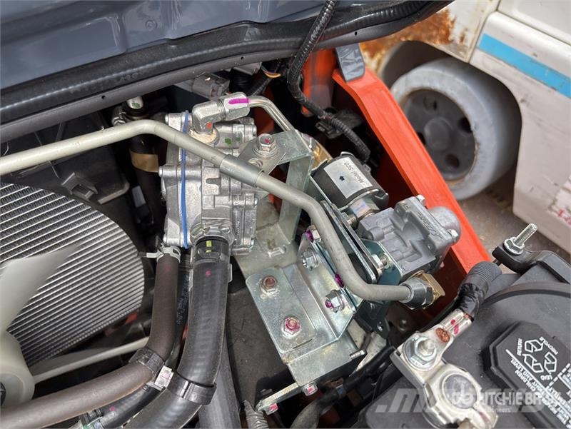 Toyota 8FGCU15 2700 lb Forklift Targoncák-Egyéb