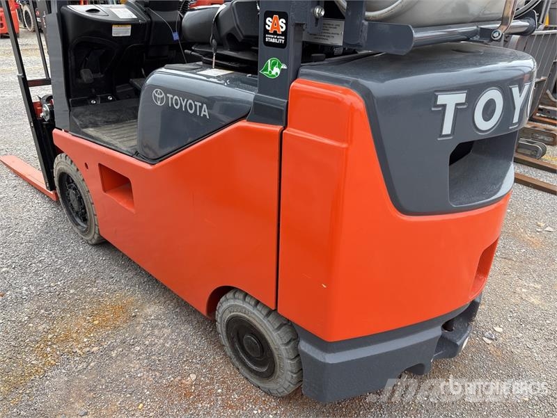 Toyota 8FGCU15 2700 lb Forklift Targoncák-Egyéb