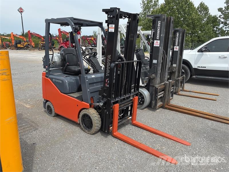 Toyota 8FGCU15 2700 lb Forklift Targoncák-Egyéb