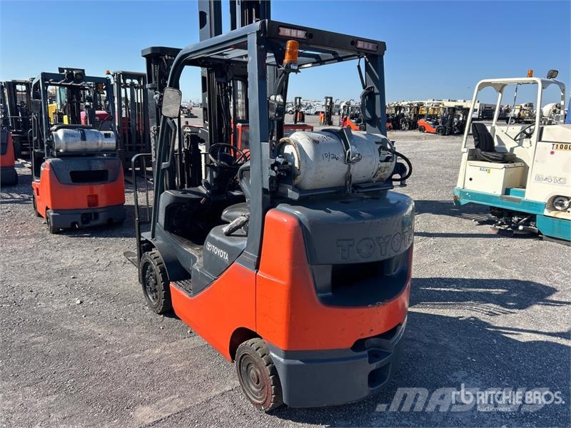 Toyota 8FGCU25 4500 lb Cushion Tire Forklift شاحنات ذات رافعات شوكية - أخرى