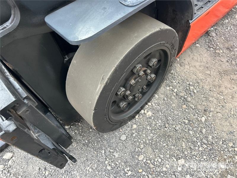Toyota 8FGCU25 4500 lb Cushion Tire Forklift Інше