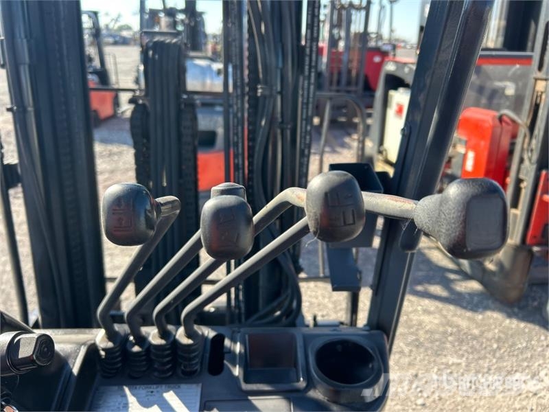Toyota 8FGCU25 4500 lb Cushion Tire Forklift شاحنات ذات رافعات شوكية - أخرى