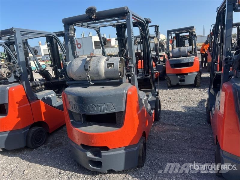 Toyota 8FGCU25 4500 lb Cushion Tire Forklift 그 외 지게차