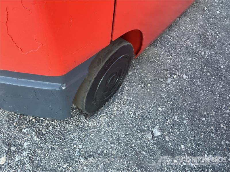 Toyota 8FGCU25 4500 lb Cushion Tire Forklift Šakiniai krautuvai - Kita