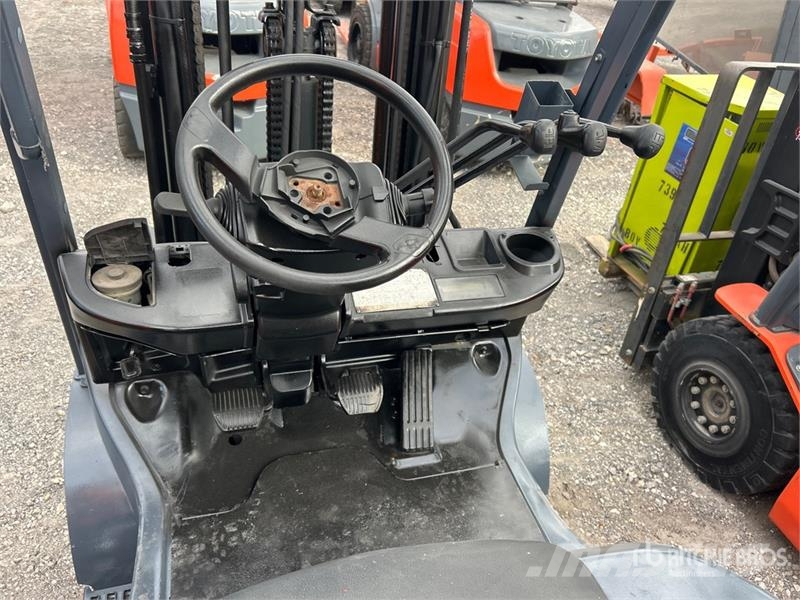 Toyota 8FGCU25 4500 lb Cushion Tire Forklift Інше