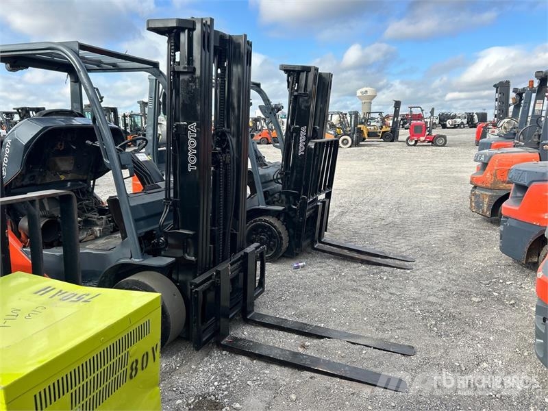 Toyota 8FGCU25 4500 lb Cushion Tire Forklift Інше