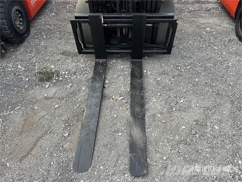 Toyota 8FGCU25 4500 lb Cushion Tire Forklift Інше