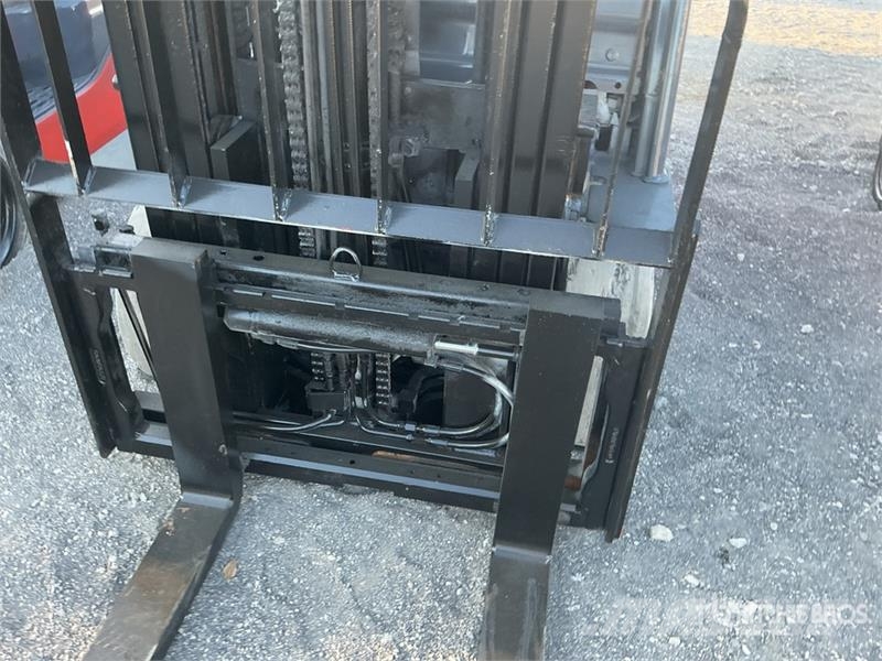 Toyota 8FGCU25 4500 lb Cushion Tire Forklift Šakiniai krautuvai - Kita