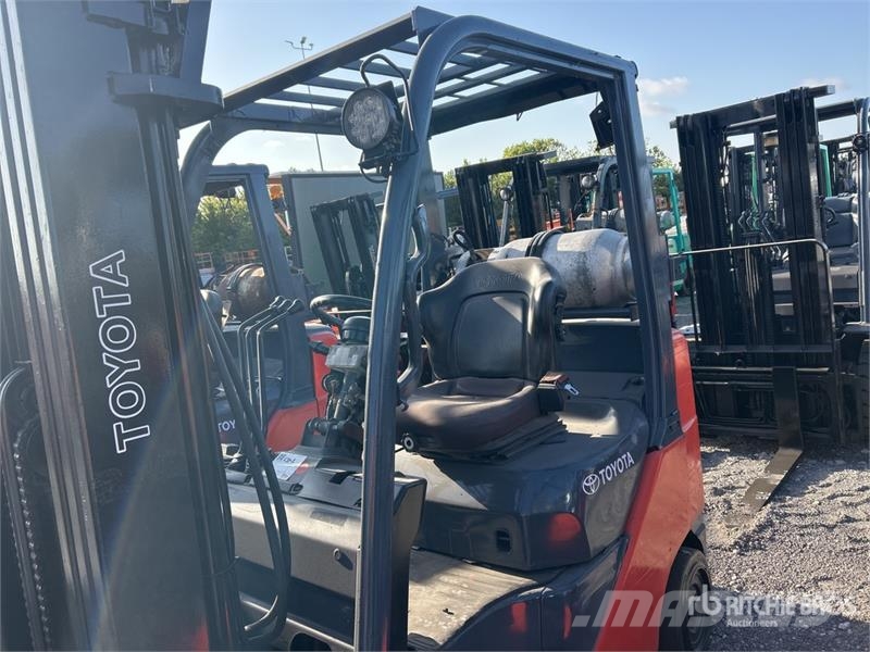 Toyota 8FGCU25 4500 lb Cushion Tire Forklift 그 외 지게차