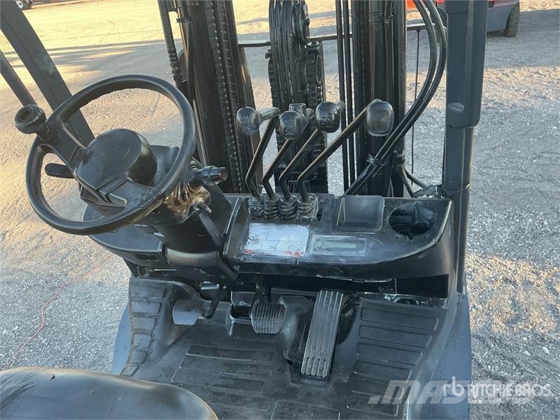 Toyota 8FGCU25 4500 lb Cushion Tire Forklift Heftrucks overige