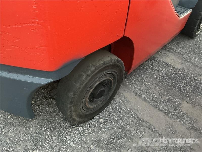 Toyota 8FGCU25 4500 lb Cushion Tire Forklift Другие складские механизмы