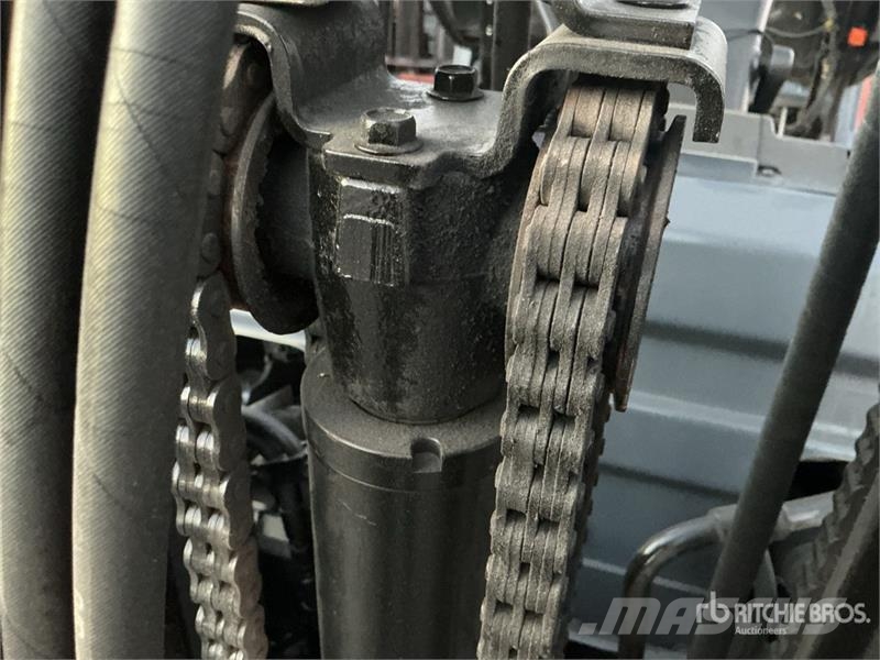 Toyota 8FGCU25 4500 lb Cushion Tire Forklift Другие складские механизмы