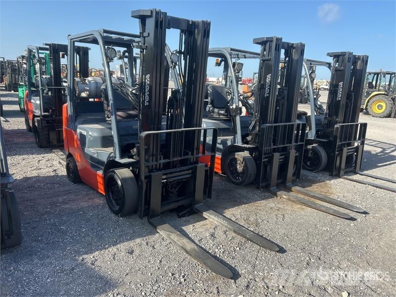 Toyota 8FGCU25 4500 lb Cushion Tire Forklift 그 외 지게차
