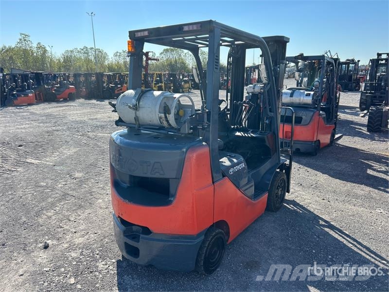 Toyota 8FGCU25 4500 lb Cushion Tire Forklift شاحنات ذات رافعات شوكية - أخرى