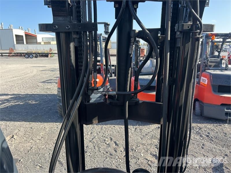 Toyota 8FGCU25 4500 lb Cushion Tire Forklift 그 외 지게차