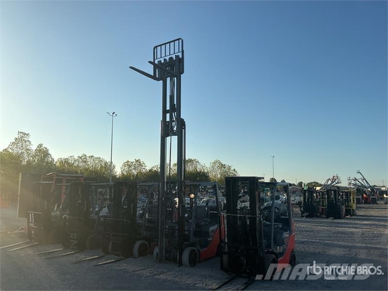 Toyota 8FGCU25 4500 lb Cushion Tire Forklift Šakiniai krautuvai - Kita