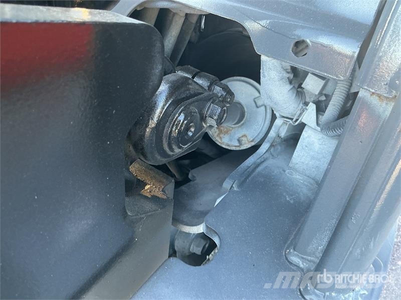 Toyota 8FGCU25 4500 lb Cushion Tire Forklift Šakiniai krautuvai - Kita