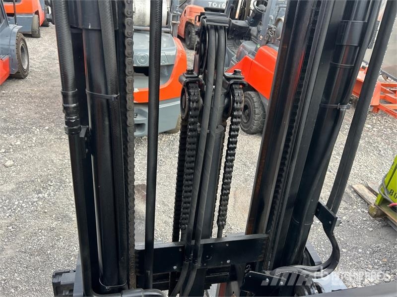 Toyota 8FGCU25 4500 lb Cushion Tire Forklift Інше