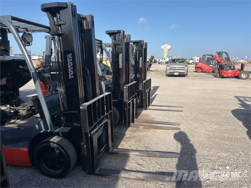 Toyota 8FGCU25 4500 lb Cushion Tire Forklift 그 외 지게차