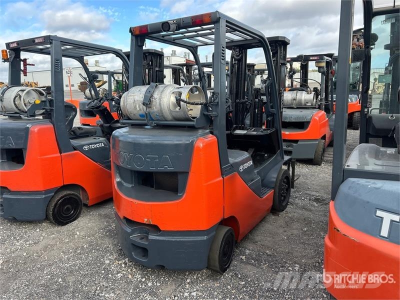 Toyota 8FGCU25 4500 lb Cushion Tire Forklift Інше