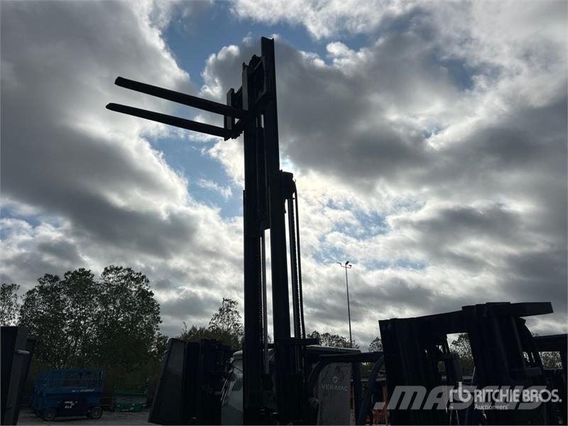 Toyota 8FGCU25 4500 lb Cushion Tire Forklift Інше
