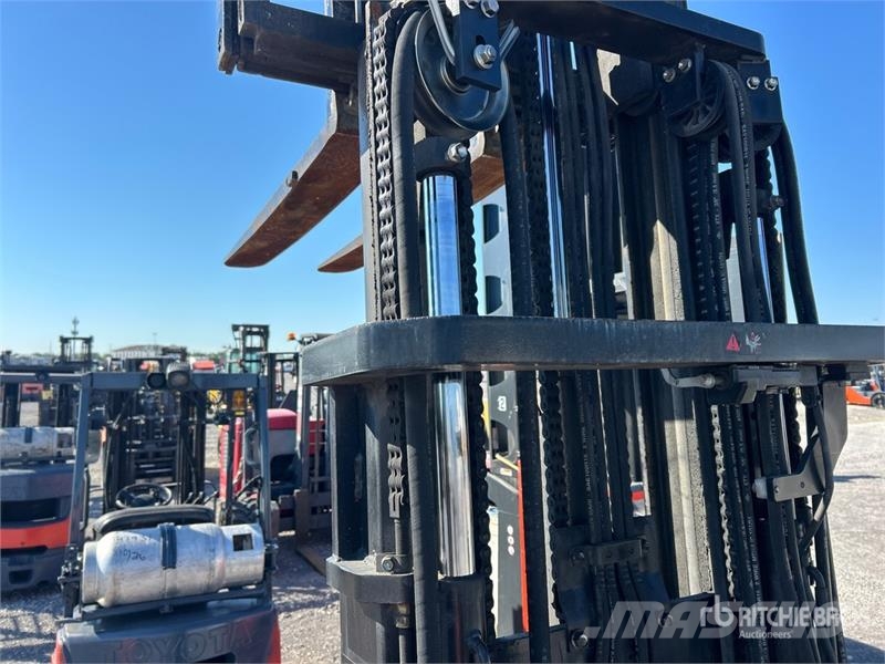 Toyota 8FGCU25 4500 lb Cushion Tire Forklift شاحنات ذات رافعات شوكية - أخرى