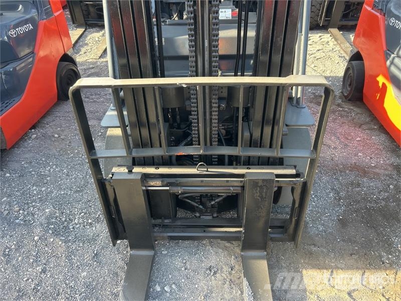 Toyota 8FGCU25 4500 lb Cushion Tire Forklift 그 외 지게차