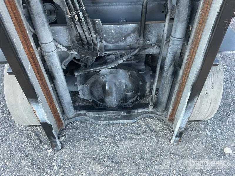 Toyota 8FGCU25 4500 lb Cushion Tire Forklift Šakiniai krautuvai - Kita