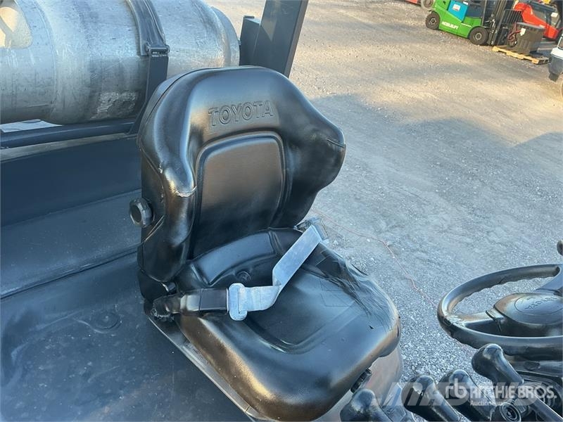 Toyota 8FGCU25 4500 lb Cushion Tire Forklift Heftrucks overige