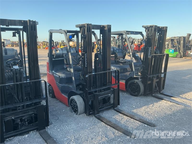 Toyota 8FGCU25 4500 lb Cushion Tire Forklift Šakiniai krautuvai - Kita