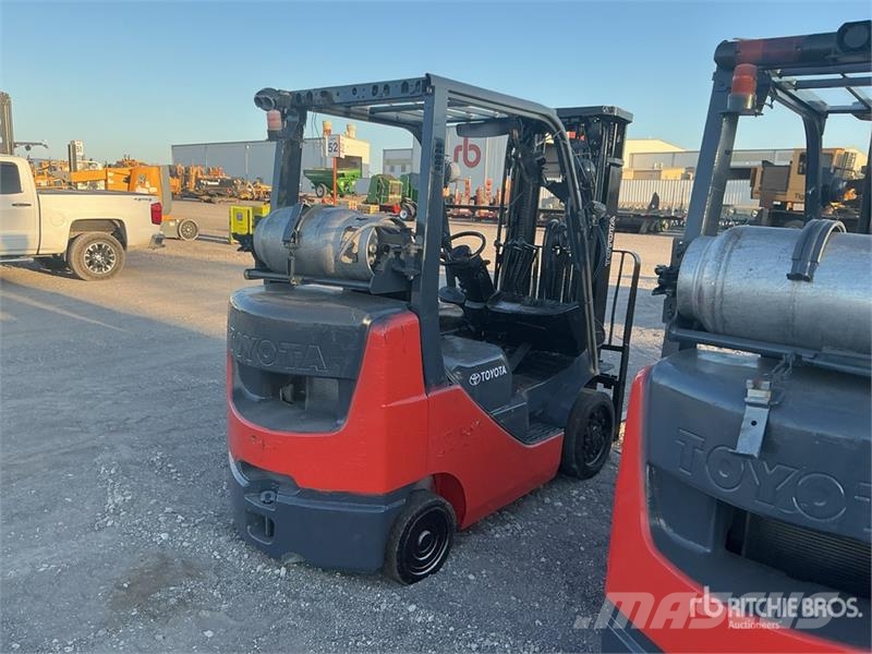 Toyota 8FGCU25 4500 lb Cushion Tire Forklift Heftrucks overige