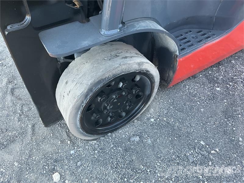 Toyota 8FGCU25 4500 lb Cushion Tire Forklift Šakiniai krautuvai - Kita