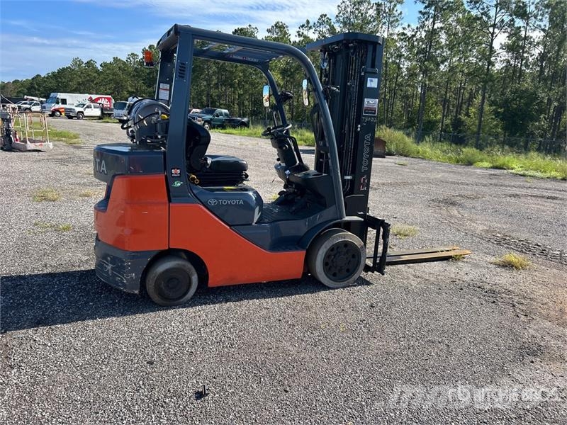 Toyota 8FGCU30 5120 lb Cushion Tire Forklift Otras carretillas elevadoras