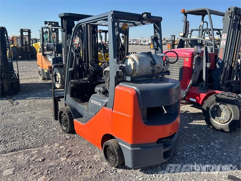 Toyota 8FGCU32 5720 lb Cushion Tire Forklift Інше