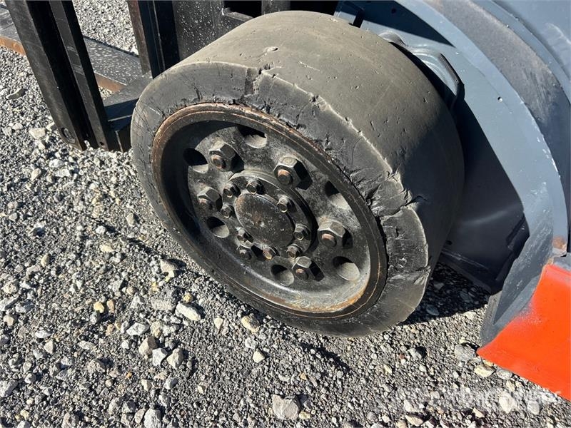 Toyota 8FGCU32 5720 lb Cushion Tire Forklift Інше