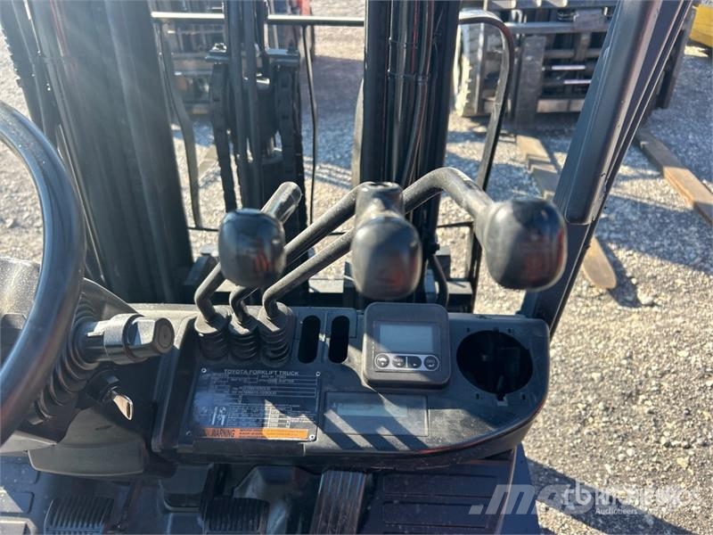 Toyota 8FGCU32 5720 lb Cushion Tire Forklift Інше