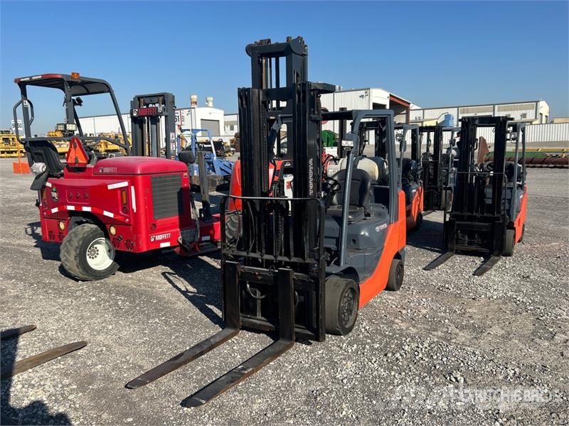 Toyota 8FGCU32 5720 lb Cushion Tire Forklift Інше