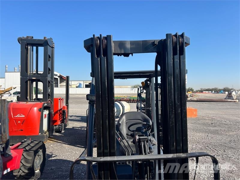 Toyota 8FGCU32 5720 lb Cushion Tire Forklift Інше