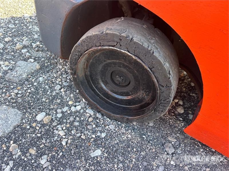 Toyota 8FGCU32 5720 lb Cushion Tire Forklift Інше