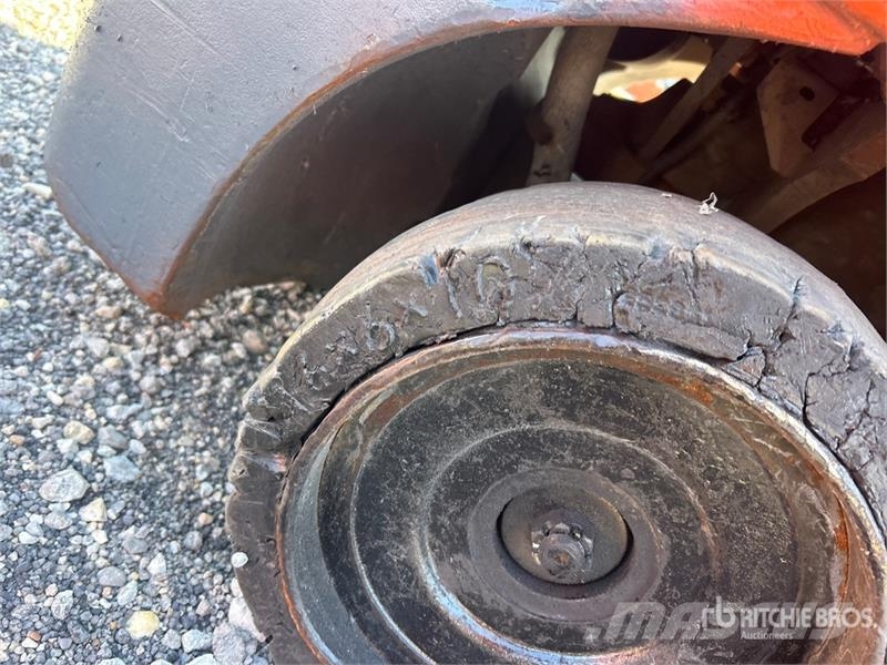 Toyota 8FGCU32 5720 lb Cushion Tire Forklift Інше
