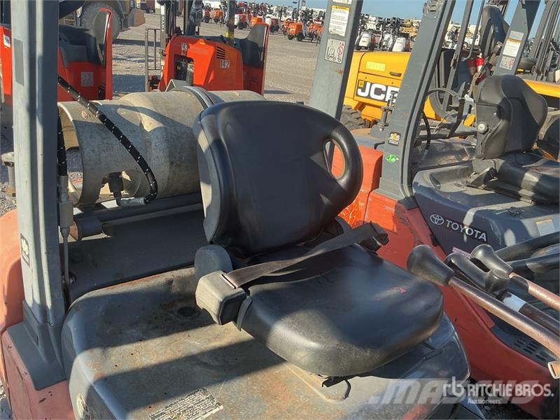 Toyota 8FGU25 3750 lb Pneumatic Tire Forklift Heftrucks overige