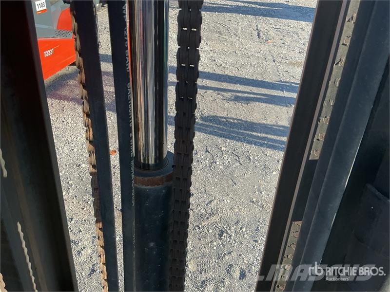 Toyota 8FGU25 3750 lb Pneumatic Tire Forklift Šakiniai krautuvai - Kita