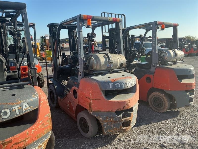 Toyota 8FGU25 3750 lb Pneumatic Tire Forklift Heftrucks overige