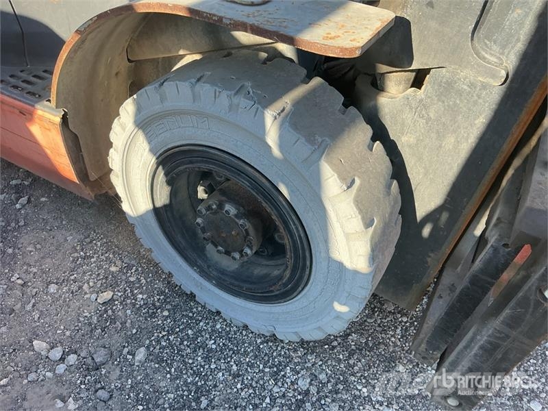Toyota 8FGU25 3750 lb Pneumatic Tire Forklift Heftrucks overige